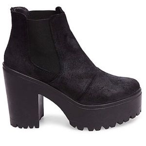 Platform black boot- brand new!!